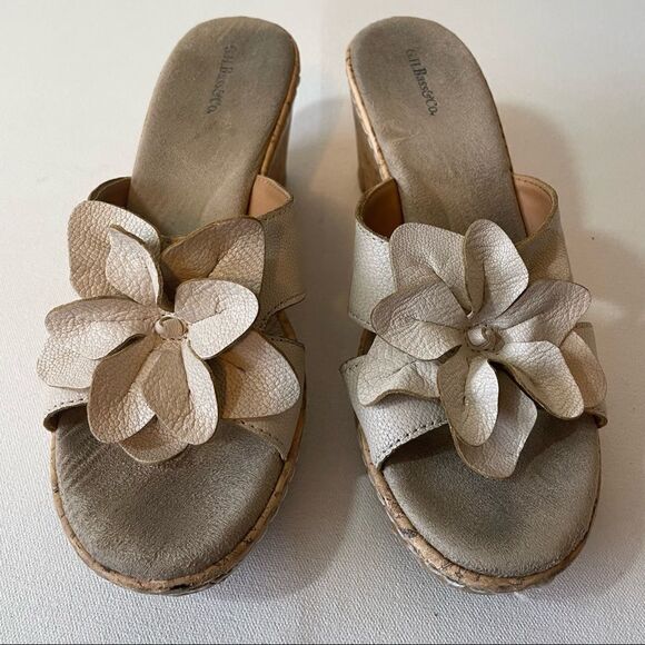 G.H. Bass Women's Ivory Leather Flower Bass wedge Luca Sandals 8.5 - Picture 3 of 11